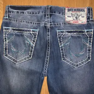True religion jeans storlek 34, köpta på Stöld i Stockholm för ett år sedan. 