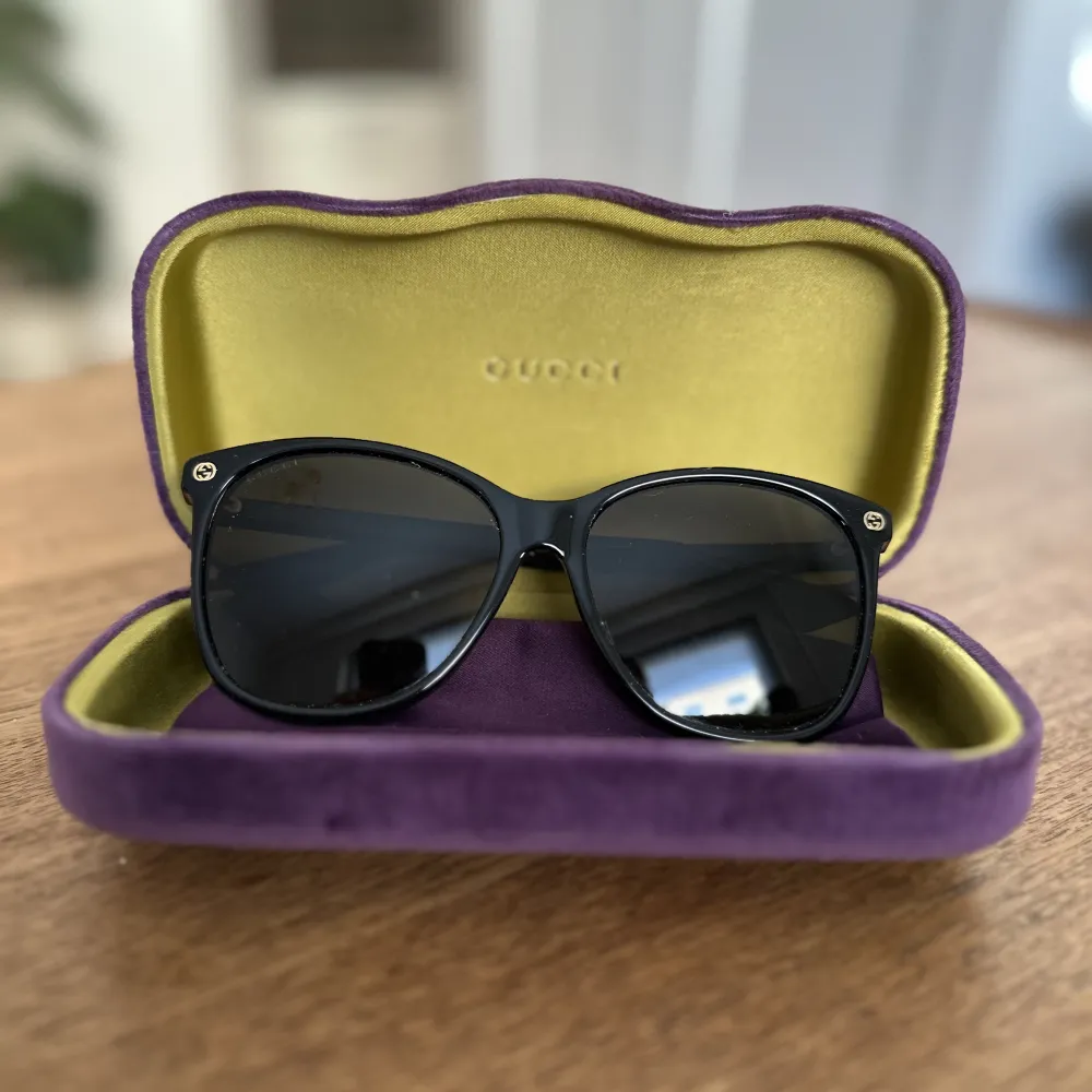 Solglasögon från Gucci. Köpta 2017.. Accessoarer.