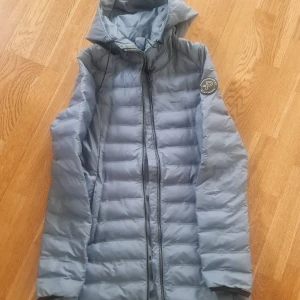 Pelle P jacka  - Bra skick. Lite tunnare dunjacka. 