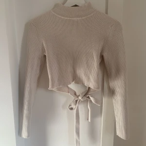 Topp - Topp från zara med öppen rygg! 