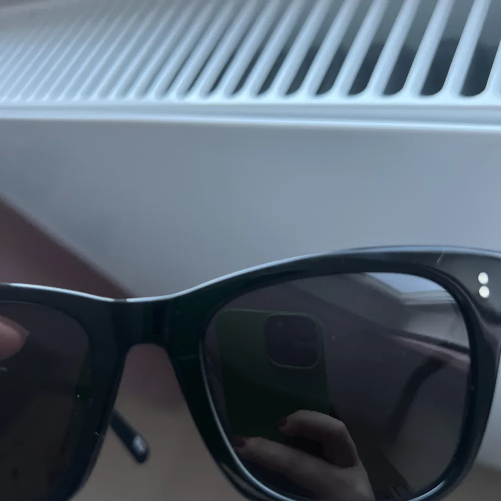 Fina Chimi solglasögon i färgen BERRY #007🖤Små skavanker som knappt syns.. köparen står för frakten.. Accessoarer.
