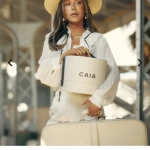 Caia adventskalender i färgen medium - Hej! Säljer min Caia julkalender i färgen medium! Helt oanvända produkter. Säljer då min sambo slängde kartongen så kan inte lämna tillbaka kalendern. Säljer för originalpris.  FRAKT TILLKOMMER