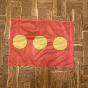 Christiania flagga - En inredningsflagga från christiania! 50 x 67 cm💕