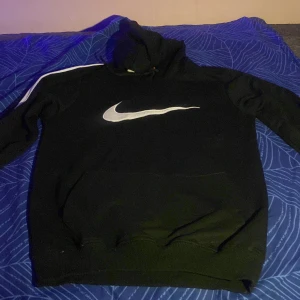 Nike tröja  - Den är helt ren har använt den Max 2 gånger