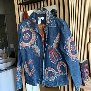 Jeansjacka - Snygg jeansjacka. Passar xs-m! I bra skick!