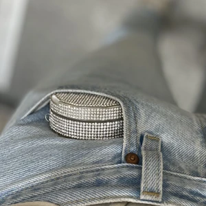 Glitter snusdosa  - Säljer glittriga snusdosor som passar till fest och vardagen. Välj med eller utan handtag. Perfekt till snusen eller tuggummi✨ finns i begränsat antal ✨