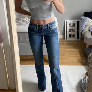 Blå Lågmidade jeans från LTB. Knappt använda. Modell Valerie