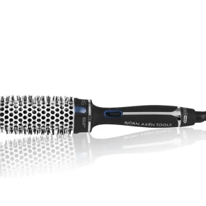 Värmeborste - En värmeborste från OBH nordica i samarbete med björn axén. Väldigt bra med ION funktion och blir varm direkt. Använd få gånger och säljer den då jag inte har användning för den. Köpt för 500kr två månader sedan. OBS!!! Originalförpackningen medföljer ej!