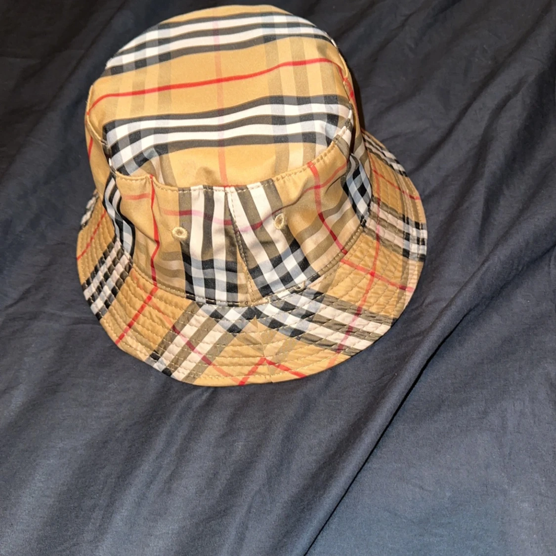 Burberry bucket hat  - 91