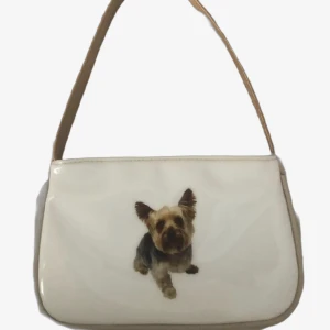 handväska med söt hund - älskar denna väska så mycket men då den bara hänger på min vägg säljer jag den gärna till någon som skulle använda den ♥️
