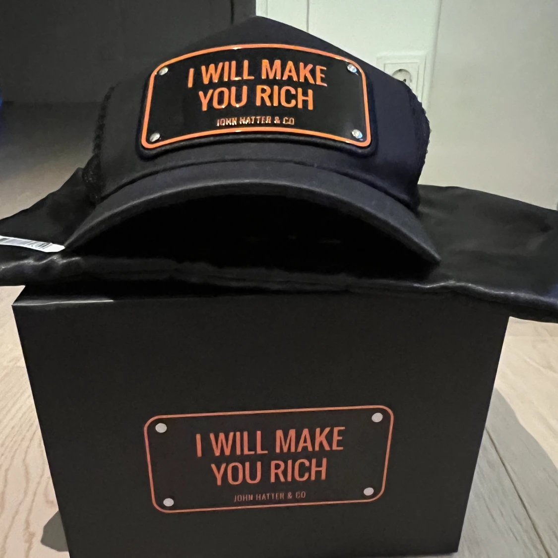 John Hatter & CO - 90