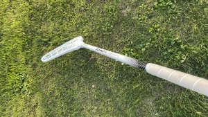 innebandyklubbor - unihoc klubban: 600kr 96cm skaft Zone klubban:300kr 96cm skaft