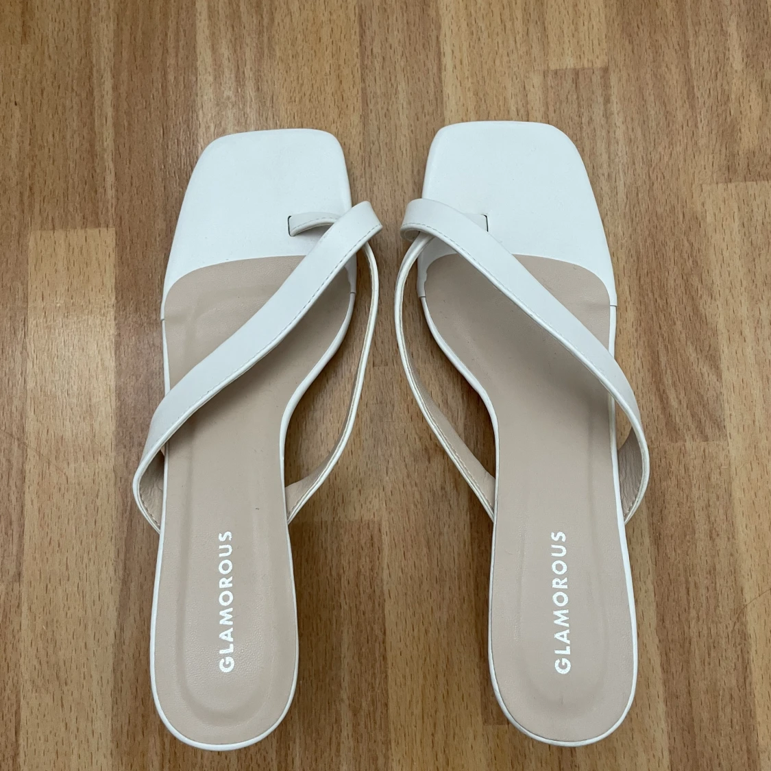 Vita klackskor  - 90