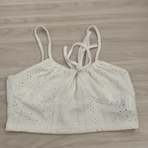 Linne - Vit linne från SHEIN jätttefin men kommer inte till användning 