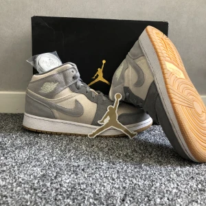 Jordan 1  - Skorna är i bra skick och använda ett fåtal gånger 