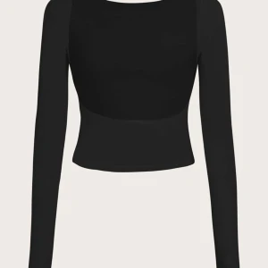 Rygglös tröja - En jätte fin rygglös svart tröja köpt för 89kr i storlek xs, använd 1 gång💗 köpare står för frakten💗 