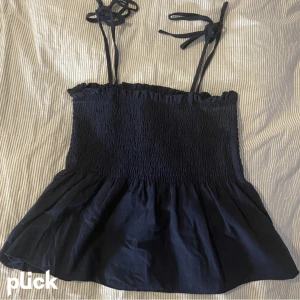 Topp - Fin eftertraktad topp ifrån shein som inte längre kommer till användning. Stlk xs men passar s.