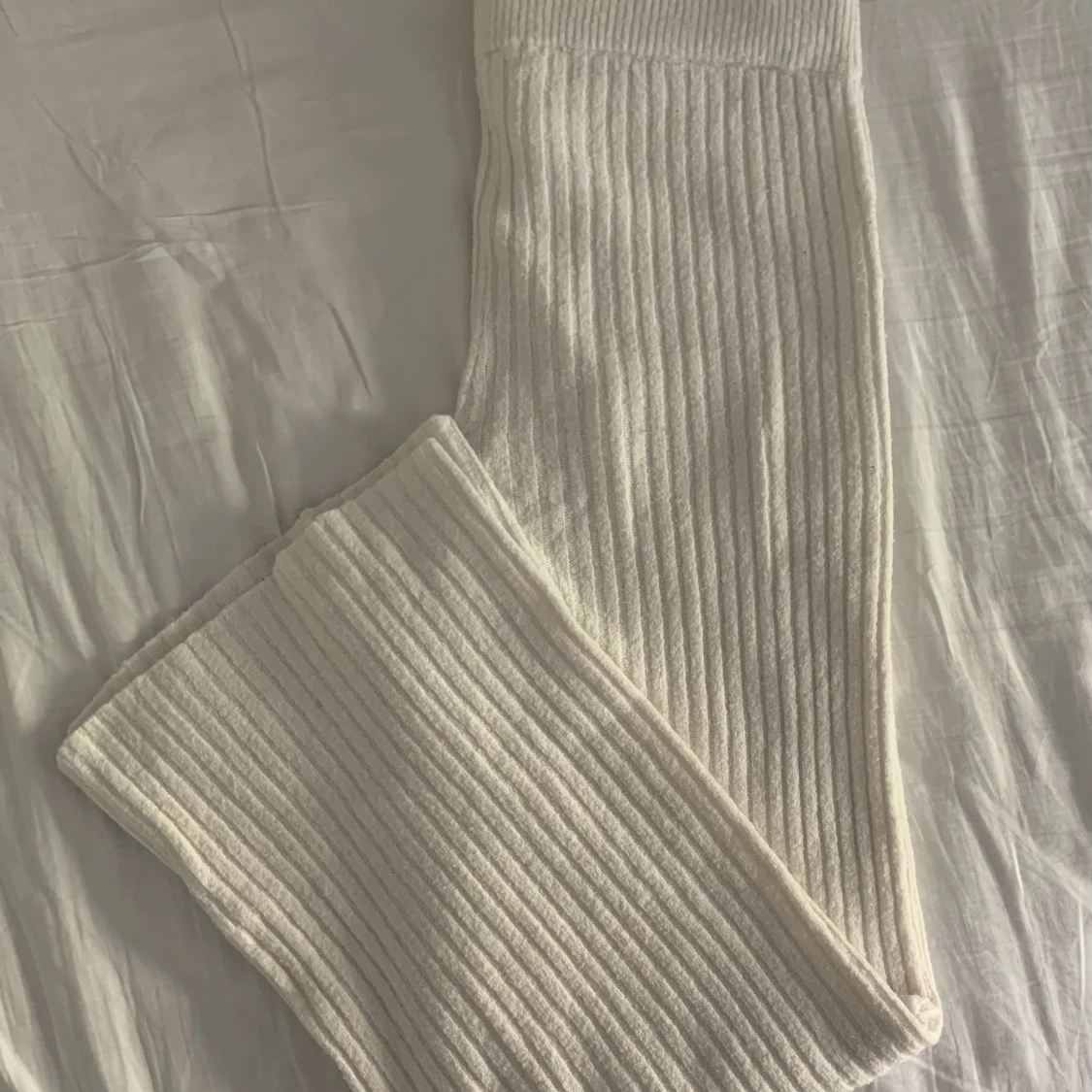 Ribbstickad byxa H&M