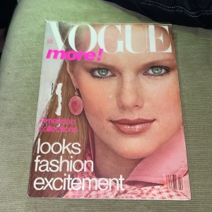 Vintage Vouge tidning  - Vintage Vouge tidning från februari 1978, den har ett litet hål i framsidan som man ser på första bilden men bortsett från det är den inte skadad 100kr + frakt