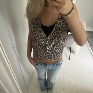 Leopard väst - Snyggaste leopardvästen verkligen!!!!! Älskarrrrrrr🥰🥰🤍🤍