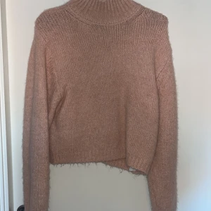 Stickad tröja  - Jättefint skick