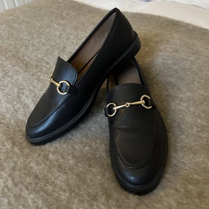 Loafers - Loafers från H&M i strl 39🖤 de är knappt använda!