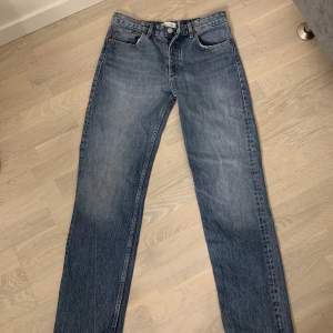 Fina Zara jeans storlek 38