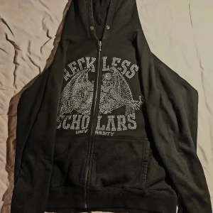 👹Reckless Scholars👹 - En Reckless hoodie som inte kommer till användning. Sparsamt använd, skick 8/10. Nypris: 750. Om du har frågor är det bara att skriva❕️💫