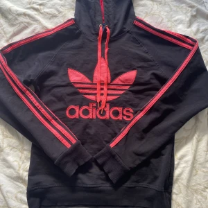 Adidas Hoodie - Adidas hoodie säljer pgr av jag inte använder den så mkt 