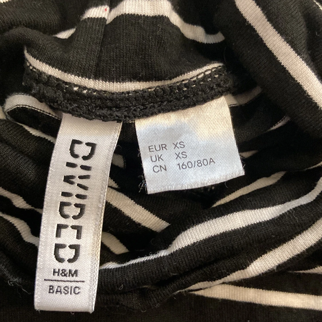 Randig tajt polotröja  - 91