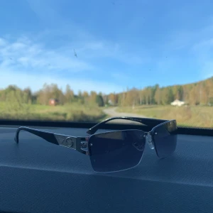 Armani glasögon  - Köpt i Italien för 2k ca säljer dom på grund av att jag behöver pengar pris kan diskuteras