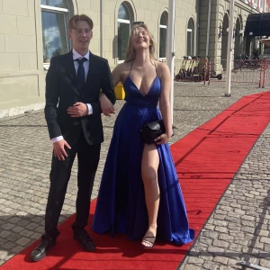 Balklänning  - Klänning från Dressroom Linné 💙 Är 175 cm