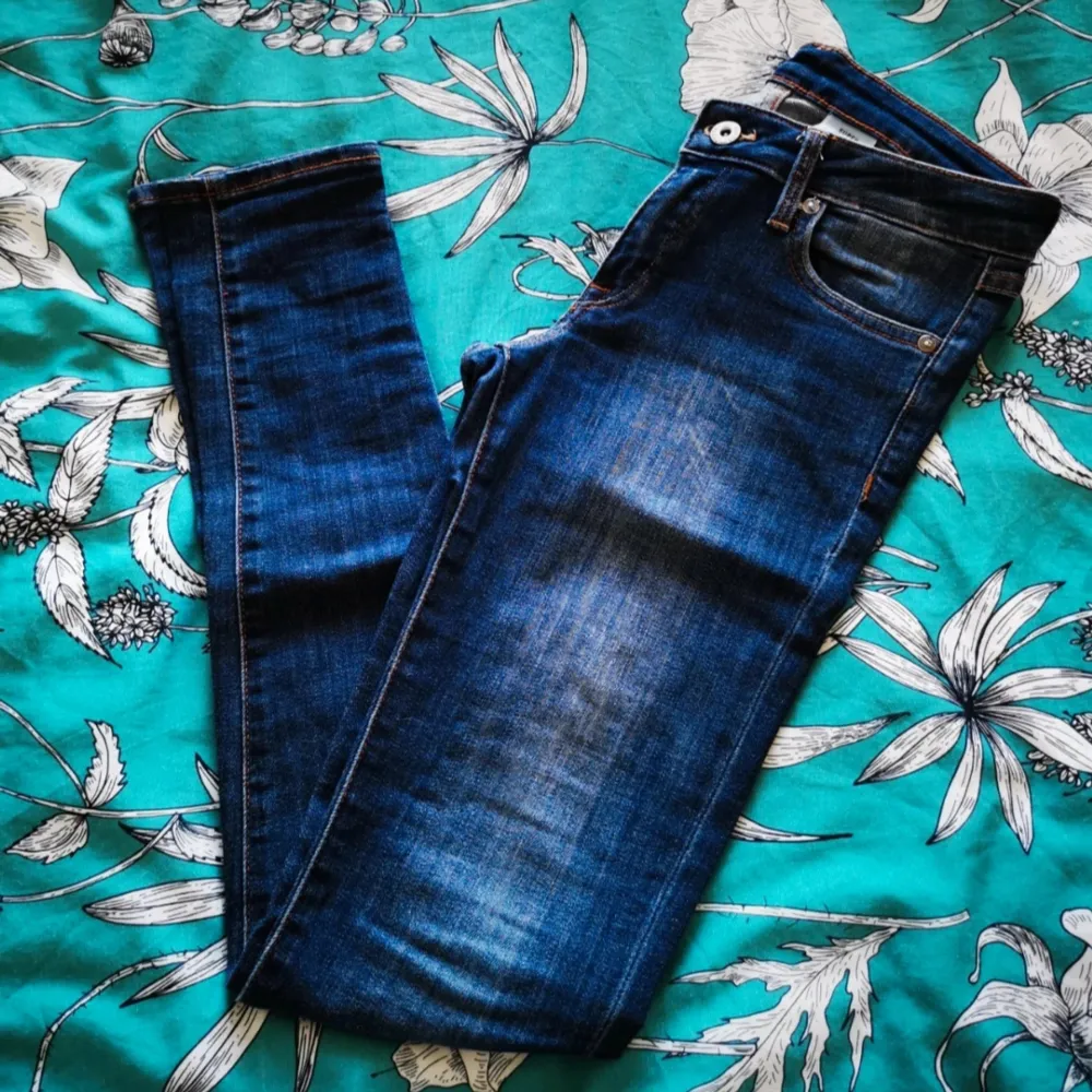 Jeans from H&M size 36. Excellent condition . Jeans & Byxor.
