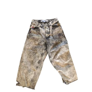 polar bigboys - ett par rare polar bigboys. de görs inte i den här färgen. sitter baggy och passar om du har skater stil. 