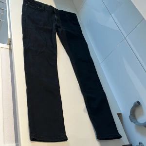 Jeans Byxor - Slum Fit/ Glenn  Jack & Jones Jesns  Väldigt bra skick. 
