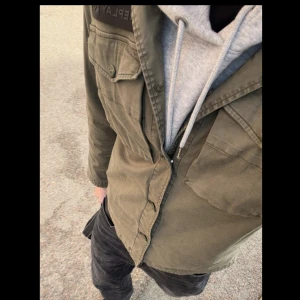 Replay jacka  - Snygg Replay jacka i bra skick, storlek M. Nypris cirka 1600, säljer för 700