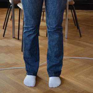 Raka jeans - Raka jeans köpta second hand insydda i midjan.  Midjemått ca 40 Innerben: ca 78