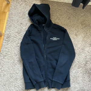Peak performance hoodie - Använt ett antal gånger, bra skick 