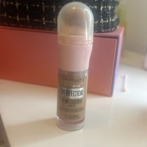 Maybeline foundation  - Ba testat en gång för mörk 