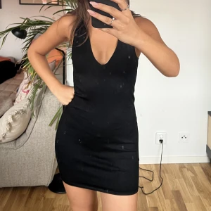 Klänning - Jättefin och flattering klänning i skönt material!