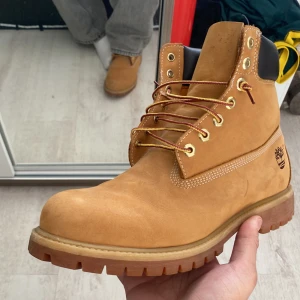 Timbs - Kan diskuteras om priset, ingen låda