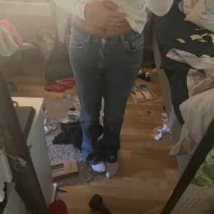 Jeans - Perfect jeans från Ginatricot