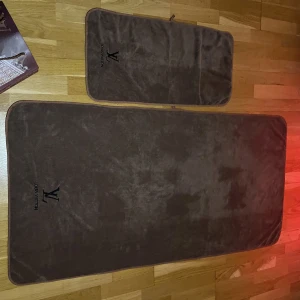 Lv handdukar  - 2 st handdukar plus lv påse 