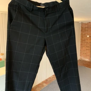 Pants 3/4 skinny cropped fit  - Good condition  No damage  No stains 