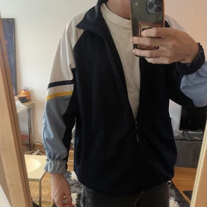 Tracksuit top - Ännu en alphatröja🕊