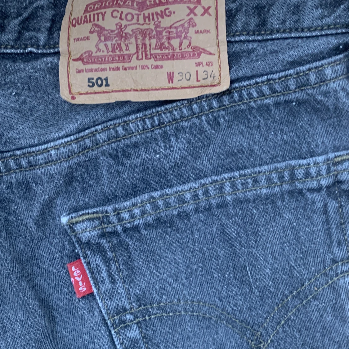 Levis 501 grå