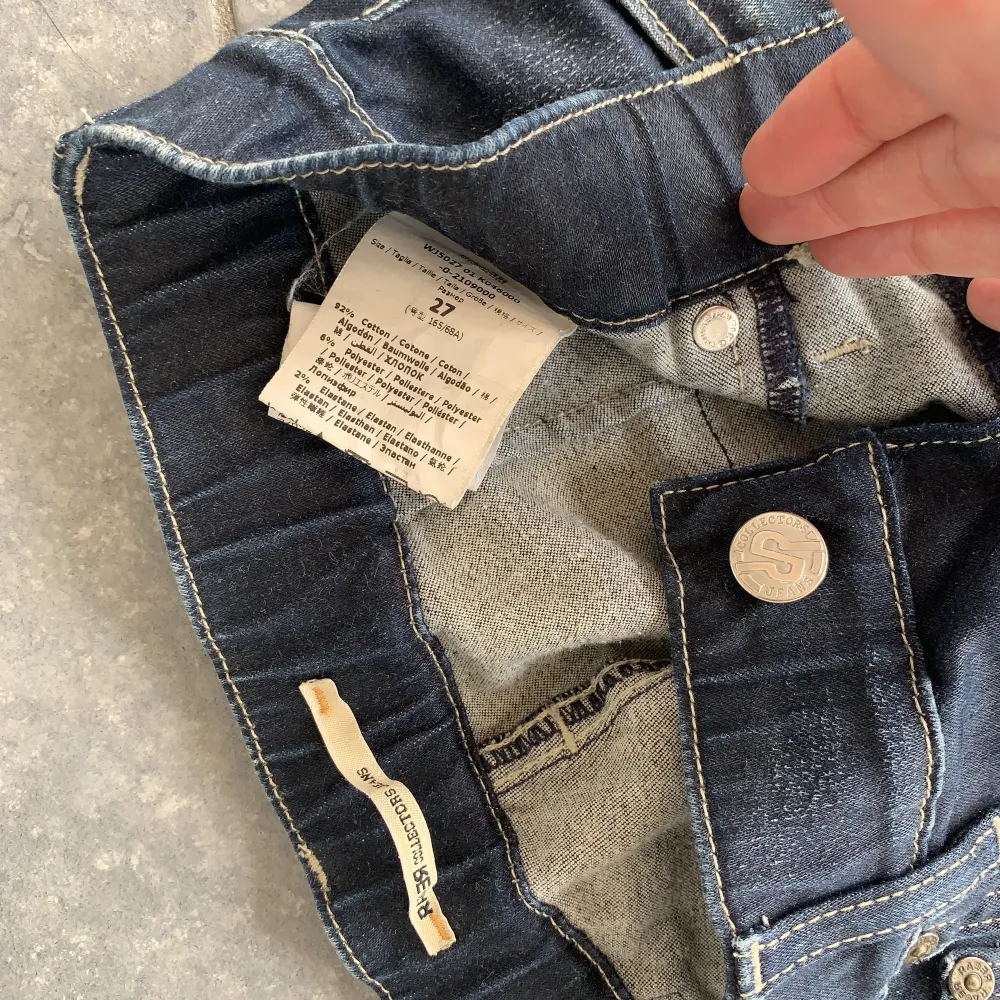 Härligt stretchiga men snygg passform ankellängd använd fåtal gånger Mkt fint skick 200 + frakt. Jeans & Byxor.