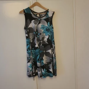 Tunika - En lång tunika använd två gånger. Ordinarie pris 150