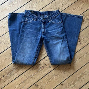 Lee jeans  - Lågmidjade bootcut jeans från Lee💛