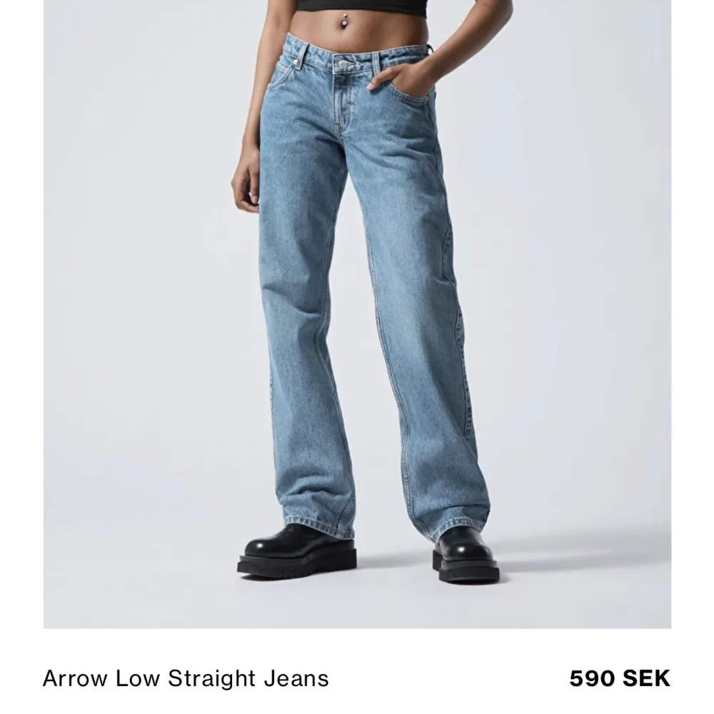 Populära slutsålda Arrow lågmidjade jeans från weekday. Storlek 25/32. Köpare står för frakt💞 nypris 590. Jeans & Byxor.